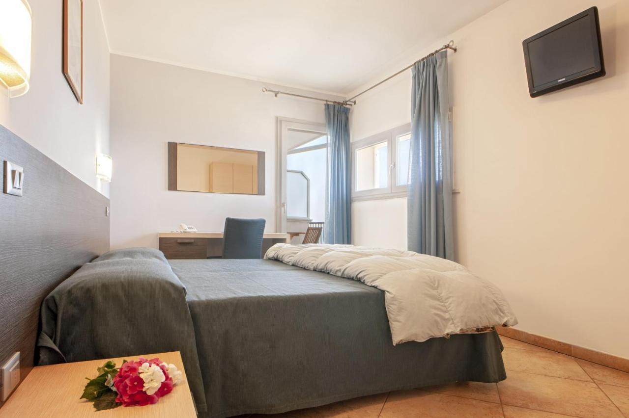 Residence Villa Lo Scoglietto 산빈첸초 외부 사진